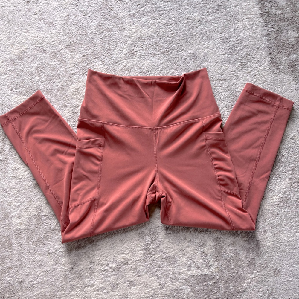 Womens Capri length leggings with pockets